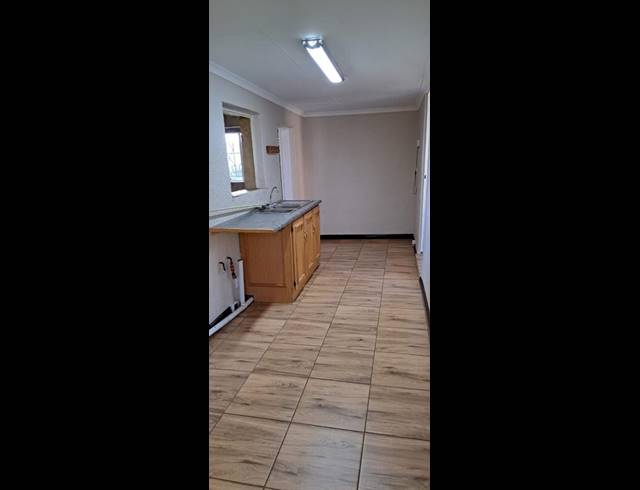 4 BEDROOM PROPERTY TO RENT IN VAN RIEBEECK PARK